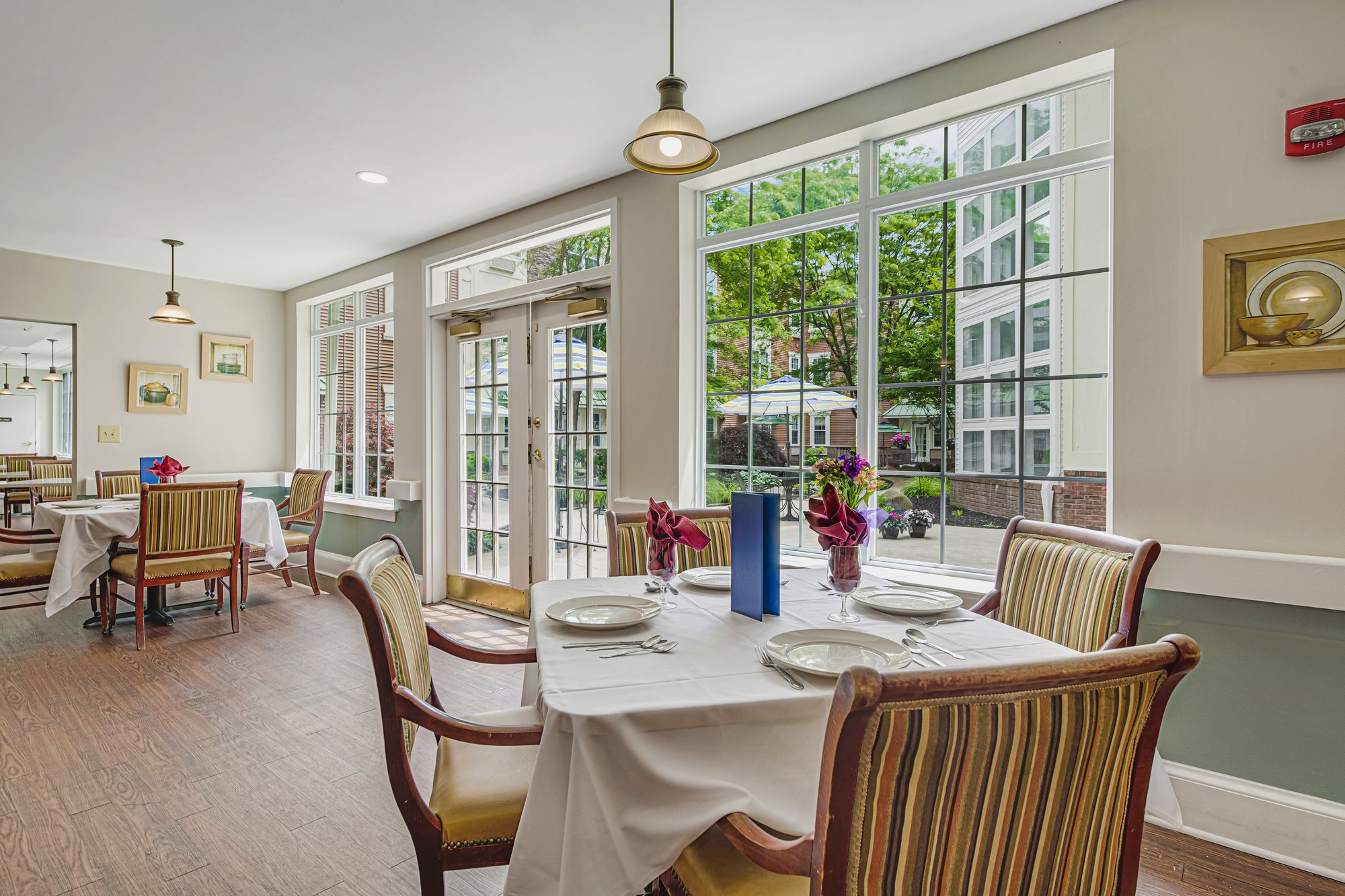 WBM_IL_DiningRoom_021_1614